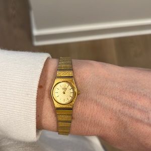 Seiko quartz gold watch